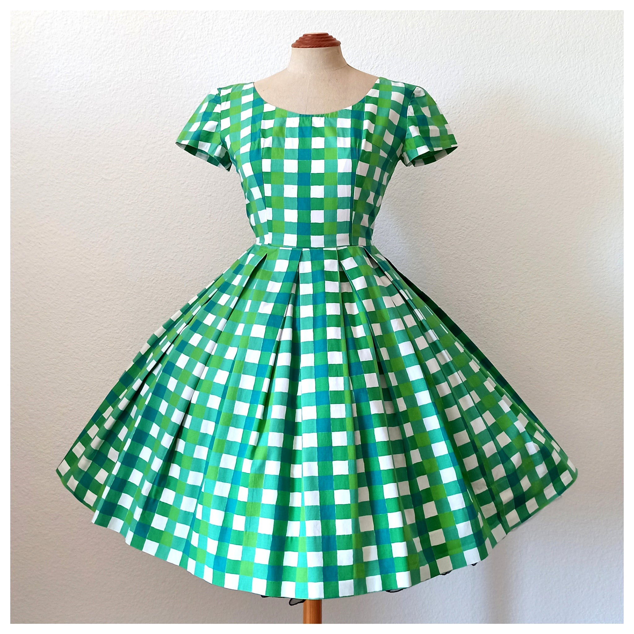 1950s 1960s - Adorable Green Checked Cotton Dress - W27 (68.5cm) Der Fuchs Vintage 1950s 1960s - Adorable Green Checked Cotton Dress - W27 (68.5cm) Der Fuchs Vintage
