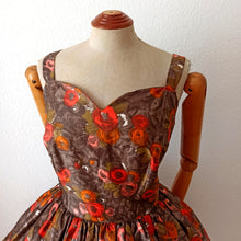 Charger l&#39;image dans la galerie, 1950s - Outstanding Silky Cotton Couture Dress - W29 (74cm)
