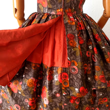 Charger l&#39;image dans la galerie, 1950s - Outstanding Silky Cotton Couture Dress - W29 (74cm)
