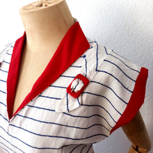 Load image into Gallery viewer, 1940s - Lovely Sailor Vibes Rayon - Linen Dress - W26 (66cm)
