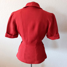 Carica l&#39;immagine nel visualizzatore di Gallery, 1940s 1950s - LE REUSSI, Paris - New Look Coral Red Linen Jacket  - W28 (72cm)
