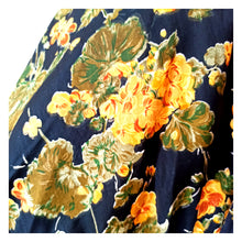 Cargar imagen en el visor de la galería, 1950s - Spectacular Black Floral Cotton Dress - W28 (72cm)
