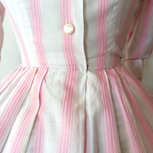 1950s - J. TIKTINER, France - Adorable Pink Stripes Summer Dress - W24 (62cm)