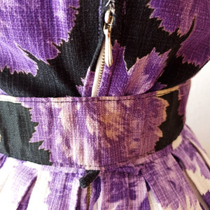 1950s - Stunning German Purple Clovers Dress - W26 (66cm)