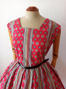 1950s - Gorgeous Red Printed Cotton Dress - W35 (90cm)