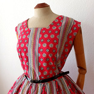 1950s - Gorgeous Red Printed Cotton Dress - W35 (90cm)