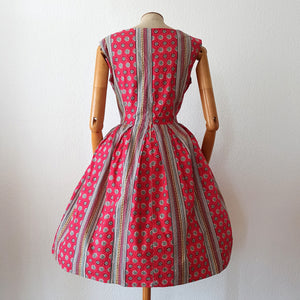 1950s - Gorgeous Red Printed Cotton Dress - W35 (90cm)