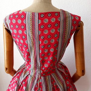 1950s - Gorgeous Red Printed Cotton Dress - W35 (90cm)