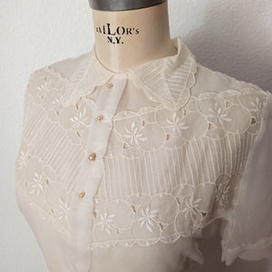 1950s - Gorgeous French Embroidery Nylon Blouse - W35 (88cm)