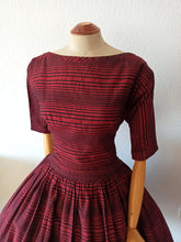 Load image into Gallery viewer, 1940s 1950s - JERRY GILDEN - SPECTATOR, USA - Stunning Dress - W26 (66cm)
