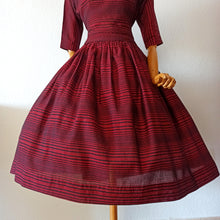 Load image into Gallery viewer, 1940s 1950s - JERRY GILDEN - SPECTATOR, USA - Stunning Dress - W26 (66cm)
