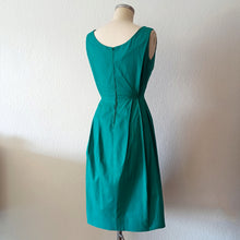 Charger l&#39;image dans la galerie, 1950s 1960s - Elegant Green Bolero Dress - W26 (66cm)
