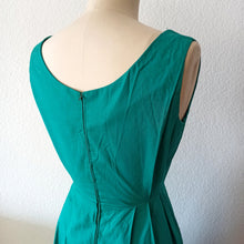 Charger l&#39;image dans la galerie, 1950s 1960s - Elegant Green Bolero Dress - W26 (66cm)
