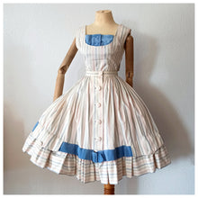 Laden Sie das Bild in den Galerie-Viewer, 1950s - Adorable 2pc Italian Cotton Set - W24 (62cm)
