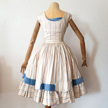 Laden Sie das Bild in den Galerie-Viewer, 1950s - Adorable 2pc Italian Cotton Set - W24 (62cm)
