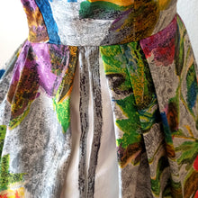 Cargar imagen en el visor de la galería, 1950s - Italy - Outstanding Large Scale Floral Print Dress - W28 (70cm)
