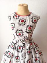 Carica l&#39;immagine nel visualizzatore di Gallery, 1950s - ANIK, France - Adorable Petite Roseprint Dress - W26 (66cm)
