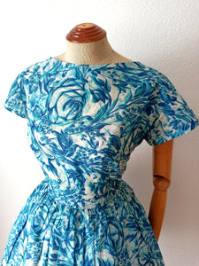 1950s - GALERIES LAFAYETTE, Paris - Stunning Abstract Roseprint Dress - W28 (72cm)