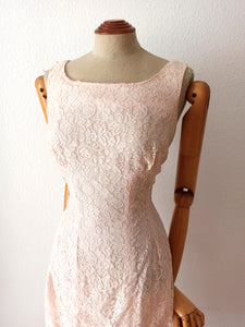 1950s 1960s - Elegant Antique Pink Lace Dress - W29 (74cm)