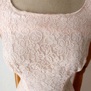 1950s 1960s - Elegant Antique Pink Lace Dress - W29 (74cm)