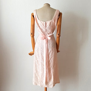 1950s 1960s - Elegant Antique Pink Lace Dress - W29 (74cm)