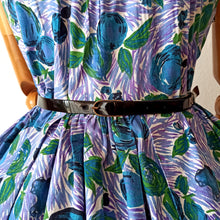 Load image into Gallery viewer, 1950s - LIONYL, Paris - Stunning Purple Fruits Roses Dress - W34 (86cm)
