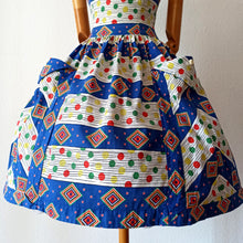 Cargar imagen en el visor de la galería, 1950s - Fabulous Colorful Pocket Cotton Dress - W25 (64cm)
