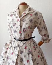 Charger l&#39;image dans la galerie, 1950s - IMPERNAT, France - Adorable Romantic Cotton Dress - W31 (78.5cm)
