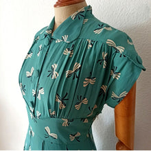 Load image into Gallery viewer, 1940s - Glorious Teal Rayon Bows Print Dress - W26 (66cm)
