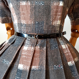 1950s - ILLUM, France - Gorgeous Brown Plaid Cotton Dress - W26 (66cm)