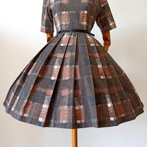 1950s - ILLUM, France - Gorgeous Brown Plaid Cotton Dress - W26 (66cm)