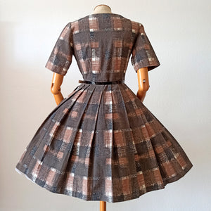 1950s - ILLUM, France - Gorgeous Brown Plaid Cotton Dress - W26 (66cm)