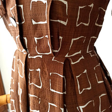 Load image into Gallery viewer, 1950s - Gorgeous Brown Abstract Rayon Dress - W25/26 (64/66cm)
