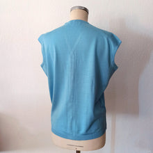 Carica l&#39;immagine nel visualizzatore di Gallery, 1960s - JUMARI, Barcelona - Deadstock Baby Blue Tank Top (XL)
