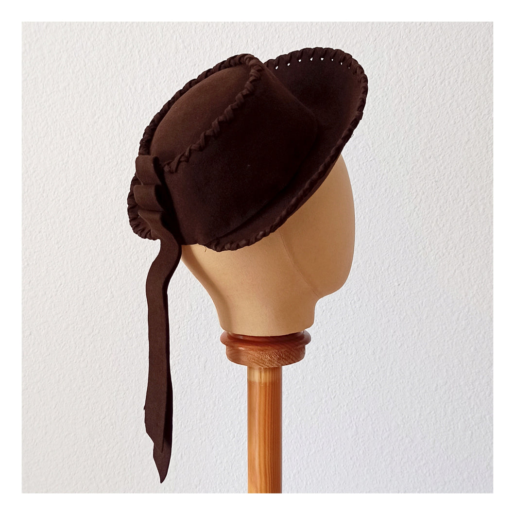 1940s - Adorable Dark Brown Felt Hat