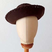 Load image into Gallery viewer, 1940s - Adorable Dark Brown Felt Hat
