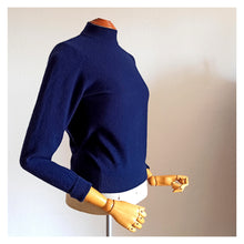 Cargar imagen en el visor de la galería, 1950s - BRYANT, Scotland - Fabulous Blue Pure Cashmere Sweater
