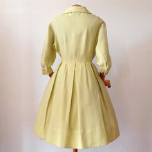 Charger l&#39;image dans la galerie, 1950s - ANFEA, Switzerland - Outstanding Floral Raffia Ladybugs Linen Dress - W29 (74cm)
