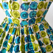 Load image into Gallery viewer, 1950s 1960s - Gorgeous Floral Fruits Cotton Dress - W28 (72cm)
