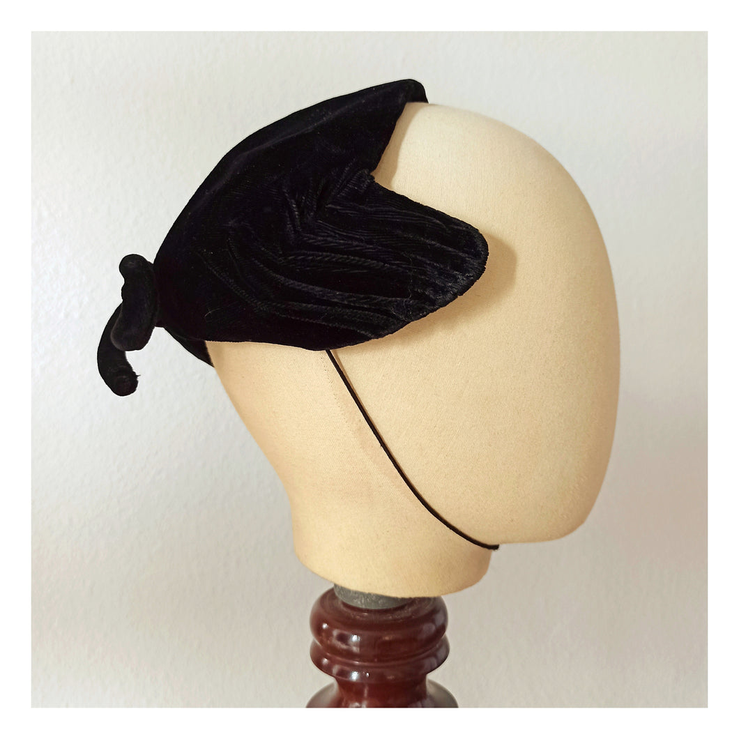 1950s - Elegant Black Velvet Half Hat