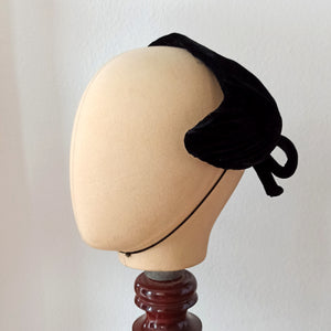 1950s - Elegant Black Velvet Half Hat