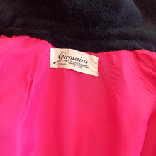 Load image into Gallery viewer, 1950s - GERMAINE, LA PARISIENNE - Stunning Pink Black Wool Cape
