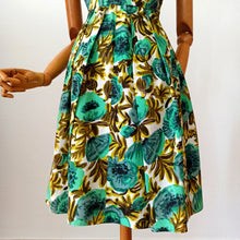 Charger l&#39;image dans la galerie, 1950s - Stunning Floral Cold Rayon Dress - W27 (68.5cm)
