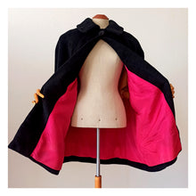 Load image into Gallery viewer, 1950s - GERMAINE, LA PARISIENNE - Stunning Pink Black Wool Cape
