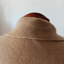 Load image into Gallery viewer, 1950s - DALTON, USA - Stunning Pure Cashmere Sweater
