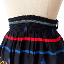 Load image into Gallery viewer, VTG does 1940s - Adorable Inuit Novelty Print Rayon Skirt - W24/39 (60/100cm)
