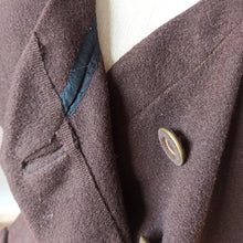 Laden Sie das Bild in den Galerie-Viewer, 1940s - Gorgeous Brown Wool Vest - W33 (84cm)
