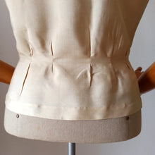 Load image into Gallery viewer, 1940s 1950s - UNWORN - Adorable Pure Silk Embroidery Blouse - W33 (84cm)
