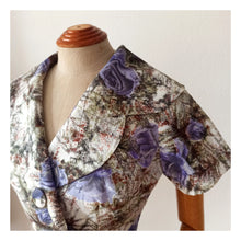 Load image into Gallery viewer, 1950s 1960s - TERGAL, France - Gorgeous Purple Roses Dress - W27.5 (70cm)
