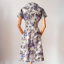 Charger l&#39;image dans la galerie, 1950s 1960s - TERGAL, France - Gorgeous Purple Roses Dress - W27.5 (70cm)
